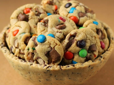 Chocolate Chip Cookie Serving Bowl