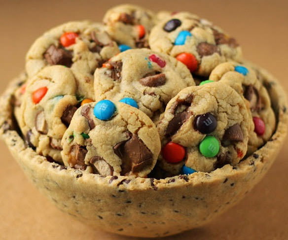 Chocolate Chip Cookie Serving Bowl