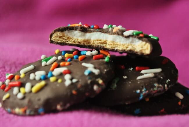 fudge creme birthday cake oreos